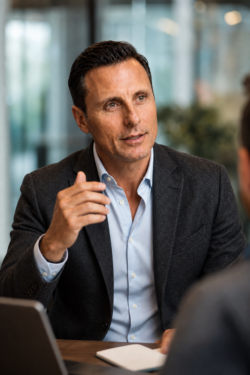 Antonio Pagano in a consulting conversation with entrepreneurs