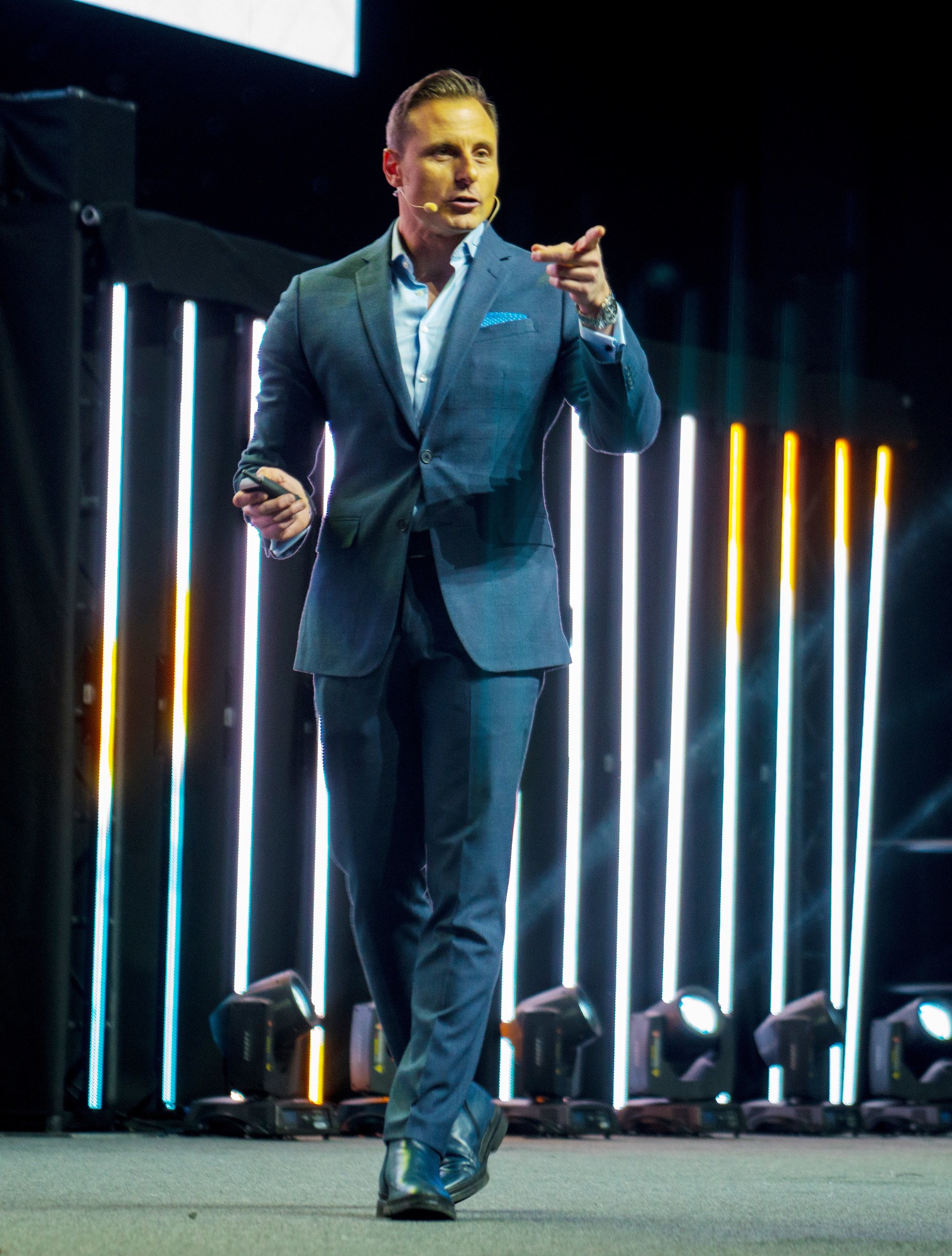 Antonio Pagano speaking on stage